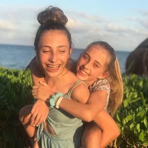 Meet your Posher, Carrie